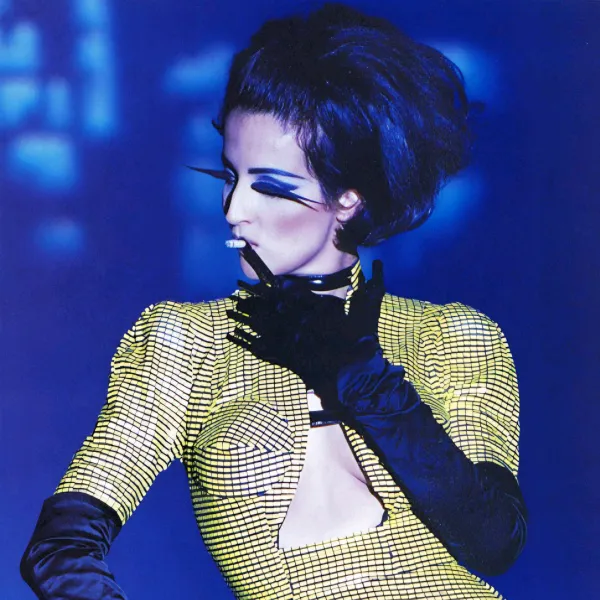 @90sfashionrunways