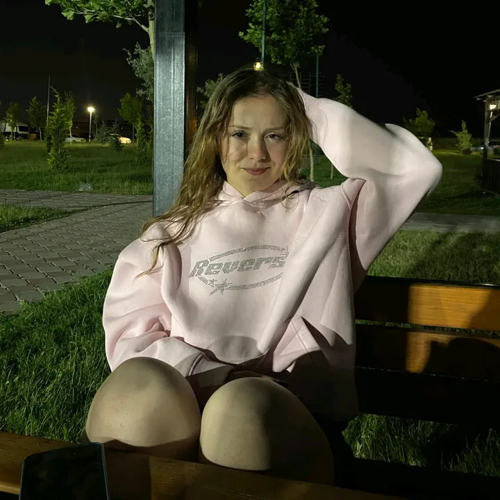 @eeeecee_