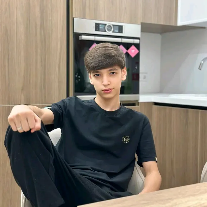 @twink.boy54