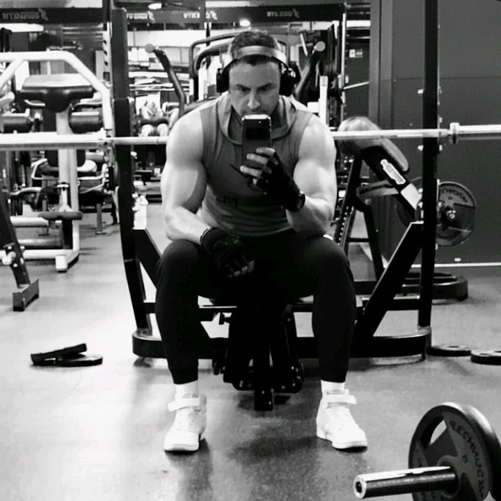 @axel_vela01