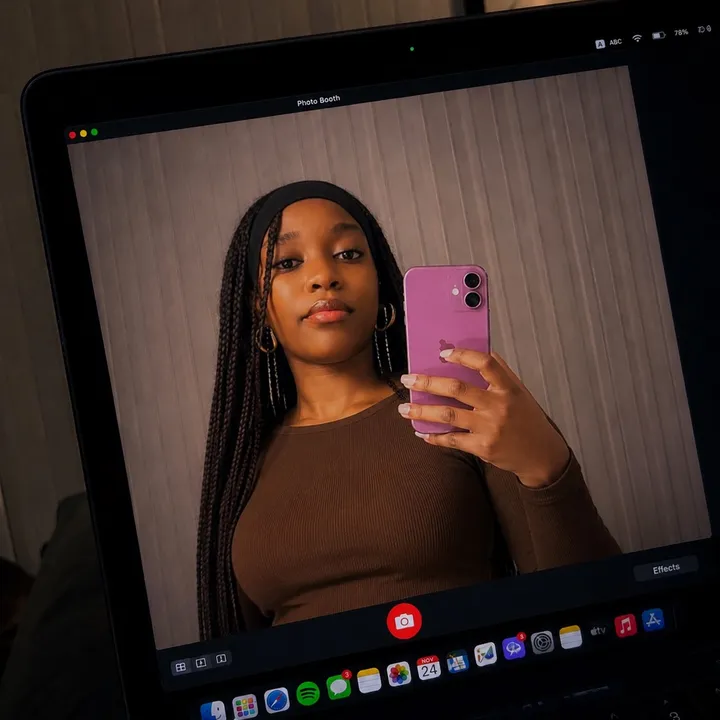 @straussy.nkari