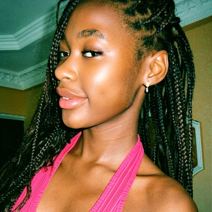 girl_with_dimple3