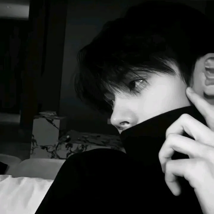 @zekeneumono