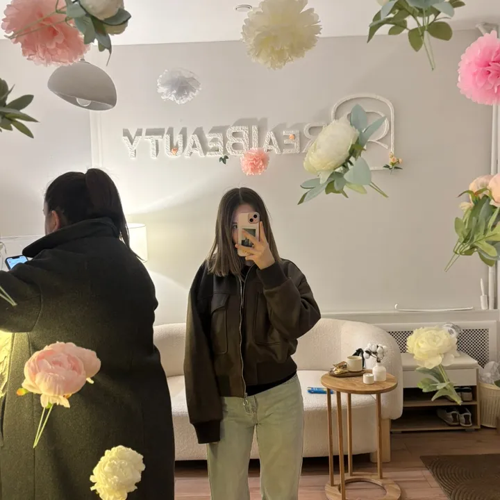 @vikklow