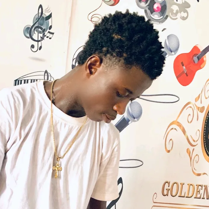 @tolly_boi