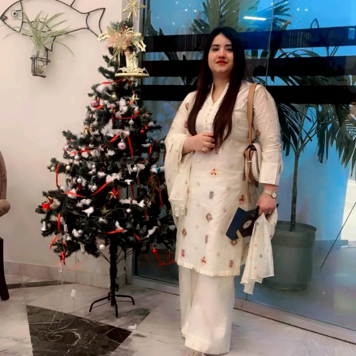 uroojfatimaanwar