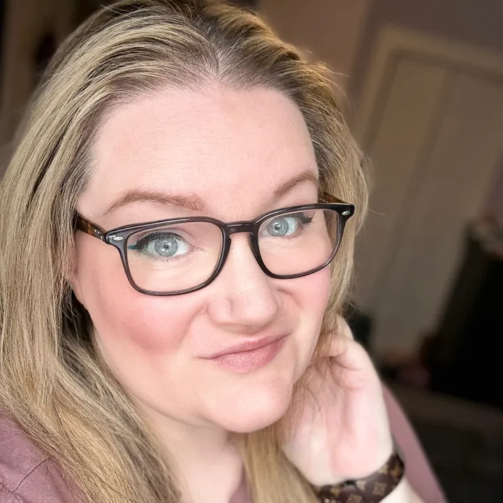 robynlisaflynn