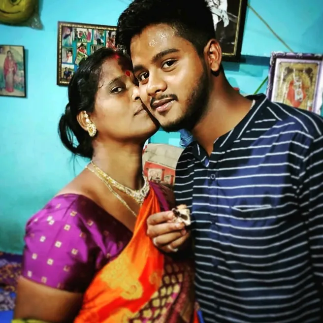 @mom_ka_hero0
