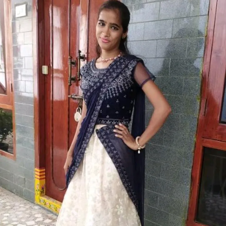 shivani_smily1