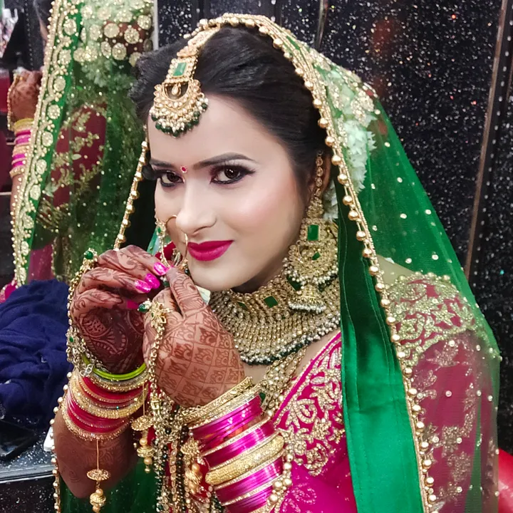 anshumakeovers