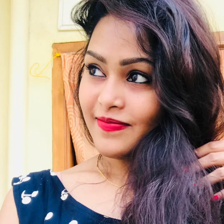monica_.naina