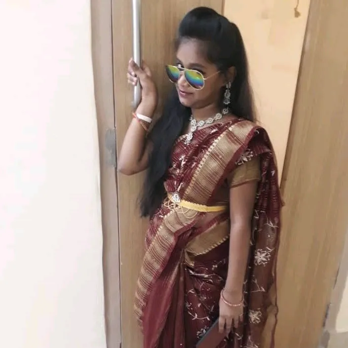 lovely_lithika