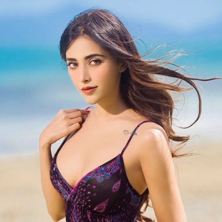 angela.krislinzki