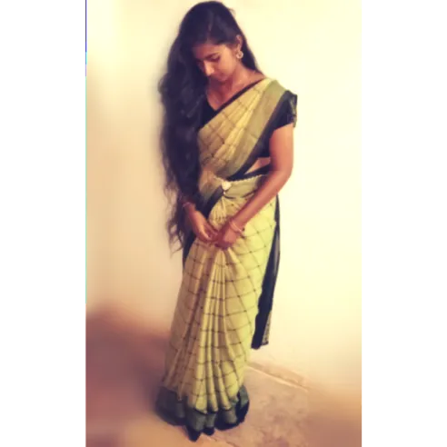 royal__queen__navya