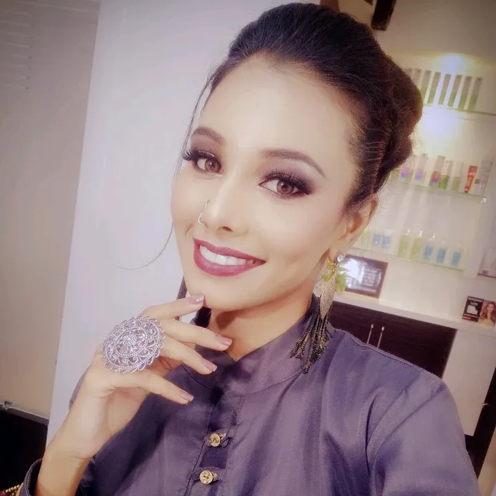dimplequeenmanu