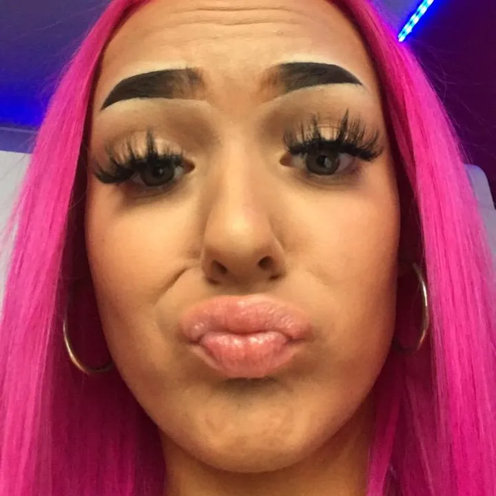 @basicbitchholly