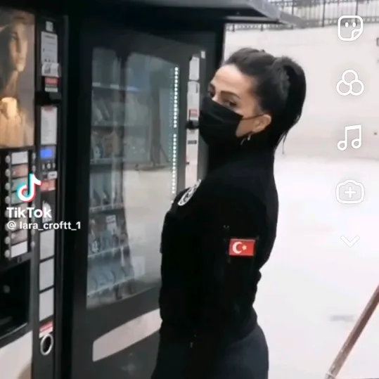 laraa_crrofttk7