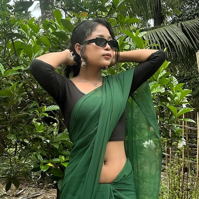 @chitradekaamoon400