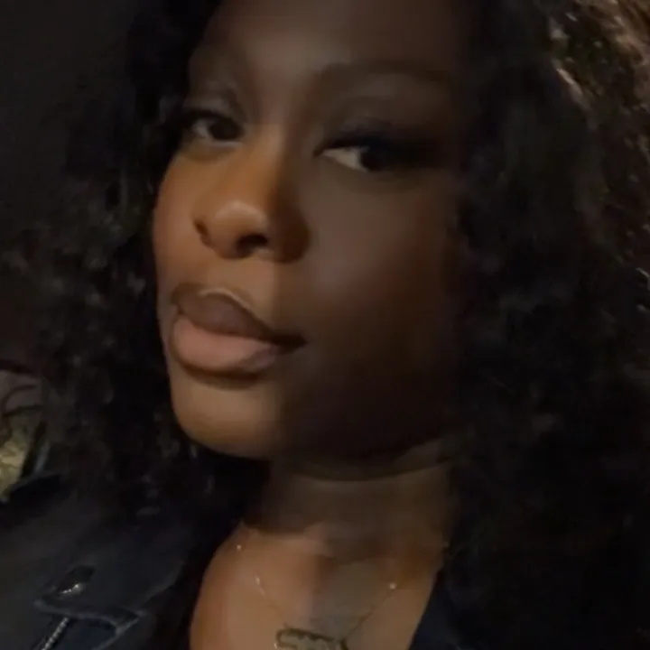 @miaella40