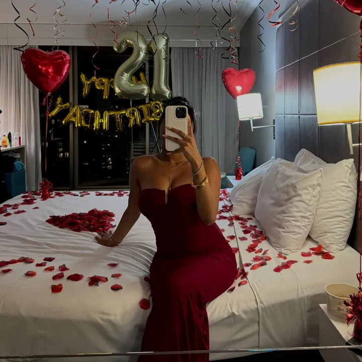@clarissamadalynn