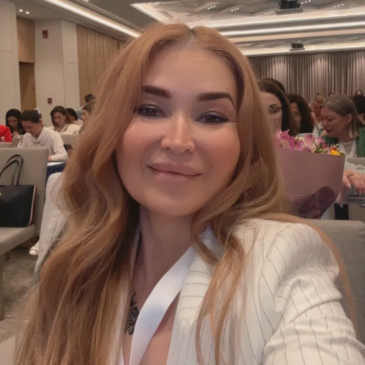 @elmira.zhai