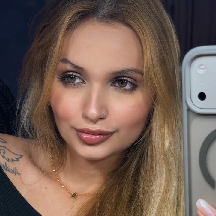 @larissagenari1