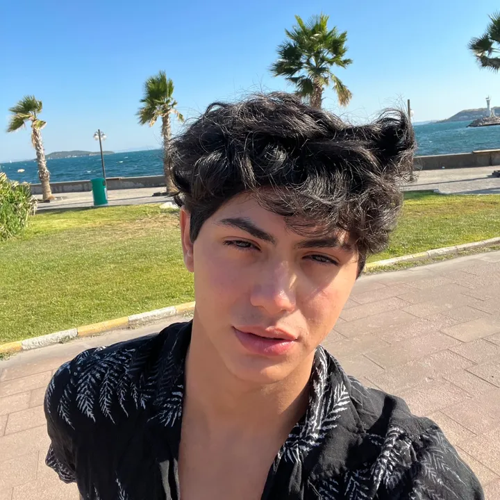 @theuzok