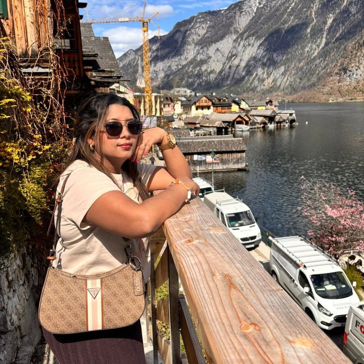 @monishaa🇳🇵🇦🇪🇦🇹 - original sound