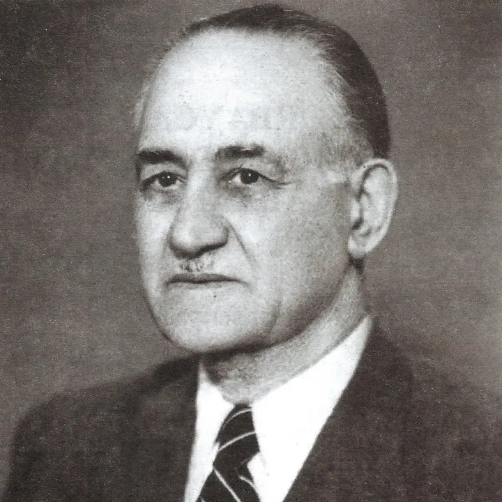 kecmise_qayit