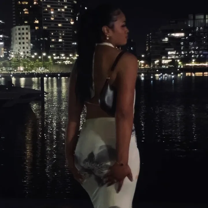 @_elliemalu