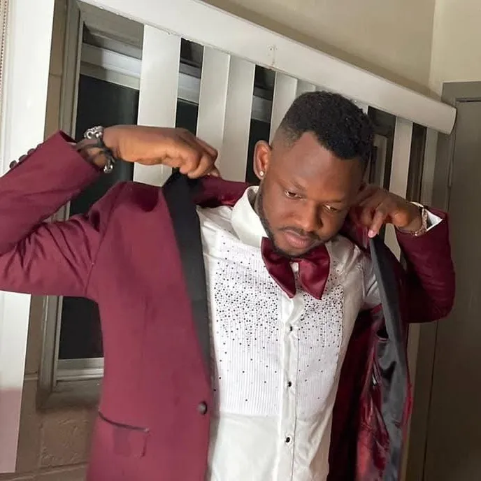 lareinedu908