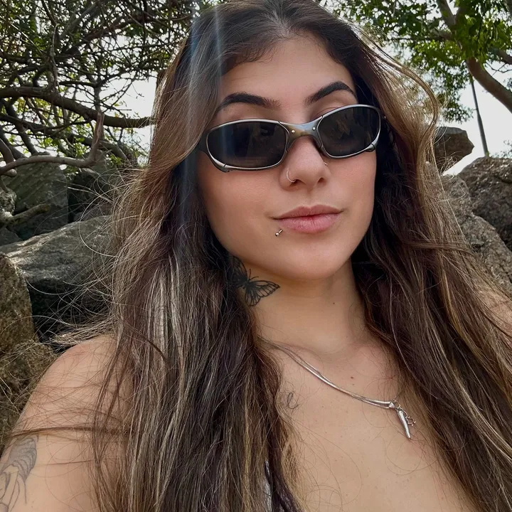 @adrielletx