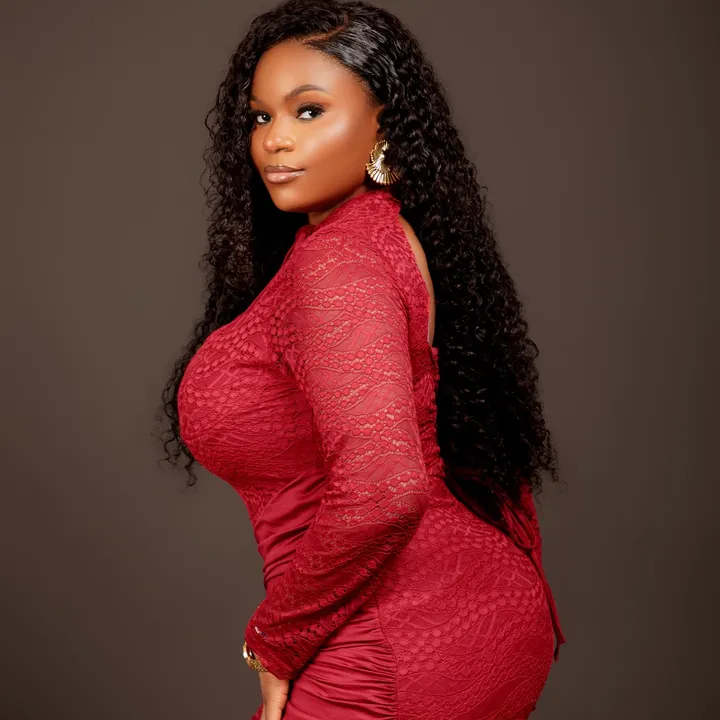 @curvybody8