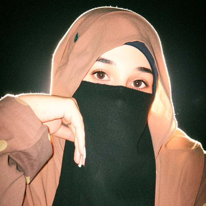 @booked_by_bookss