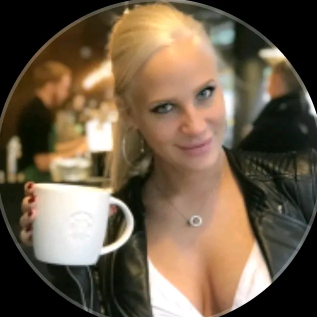 lara_cumkitten1