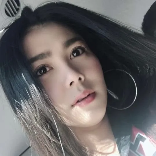 @poona_sandee