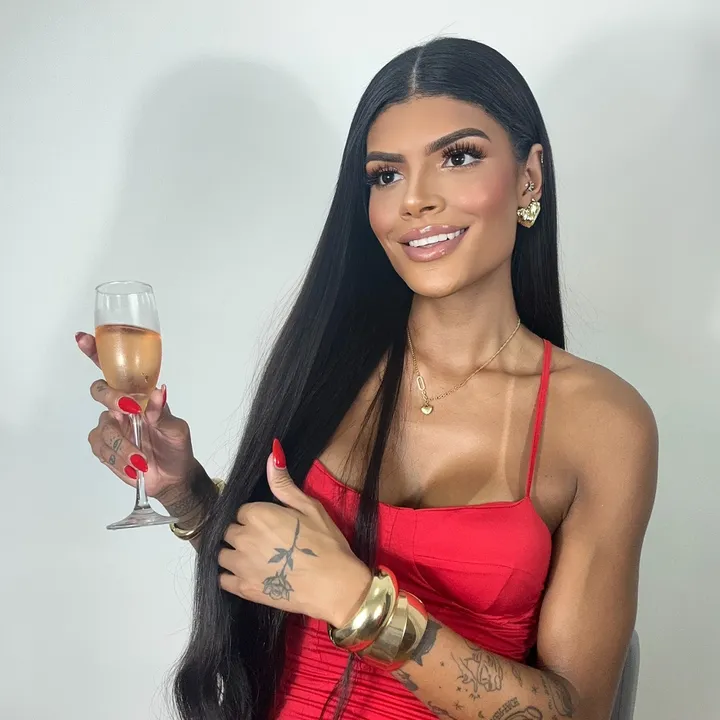 @moniraoficial
