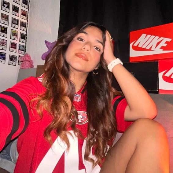 @anissa_flores