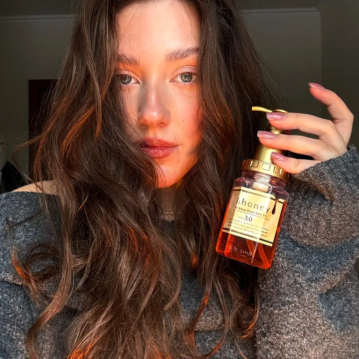 @withlloveanya
