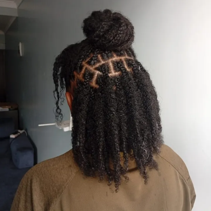 @hairbymwania._