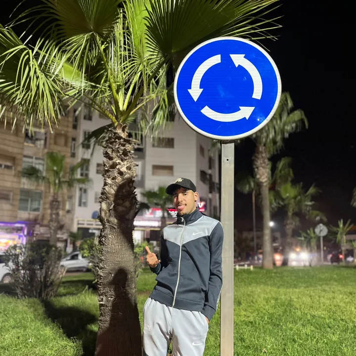 hichvm__w7