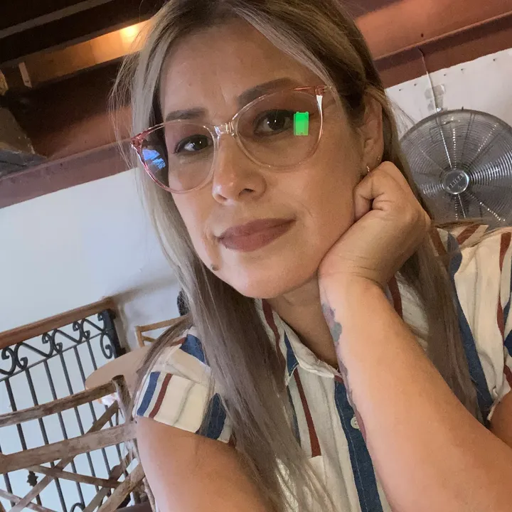 @lenaglz