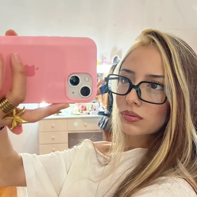 @julifunes_