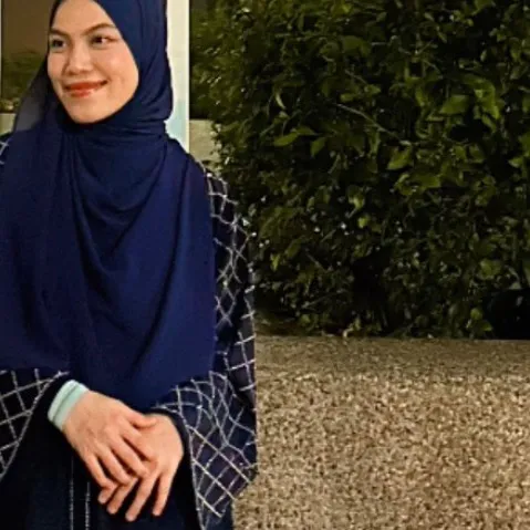 azirahazhar_