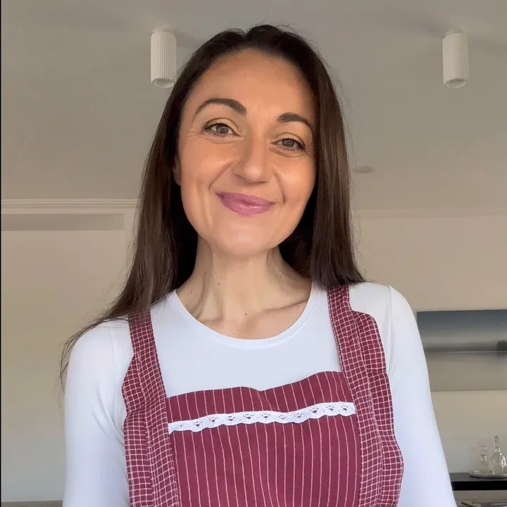 thefrillyapron