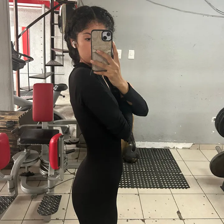 @aileenavaloz
