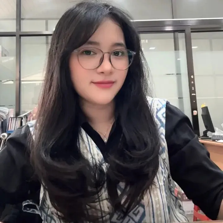 @queenbees_08