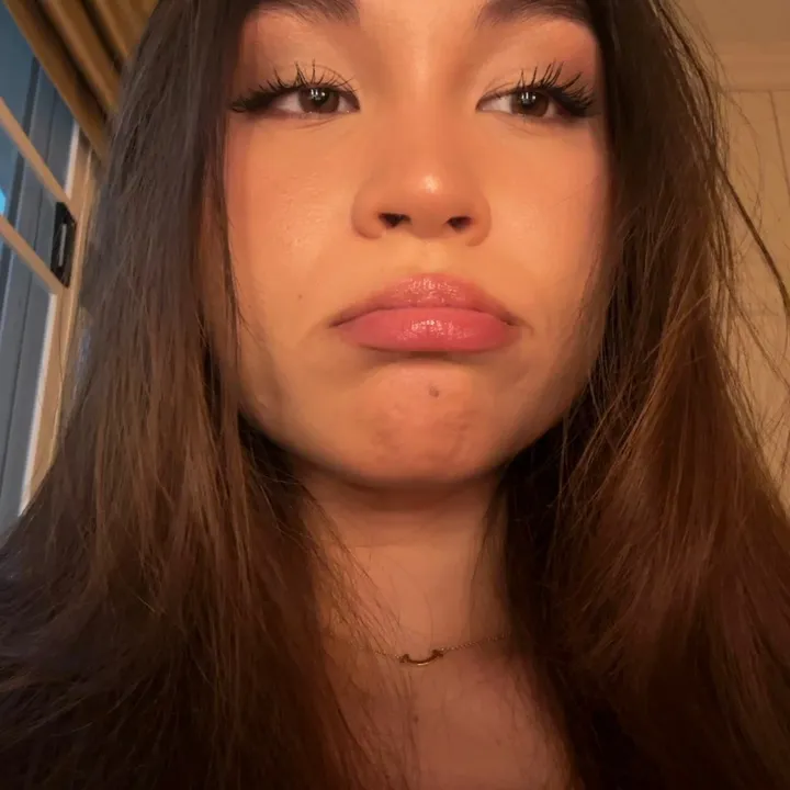 @alexaalovee_