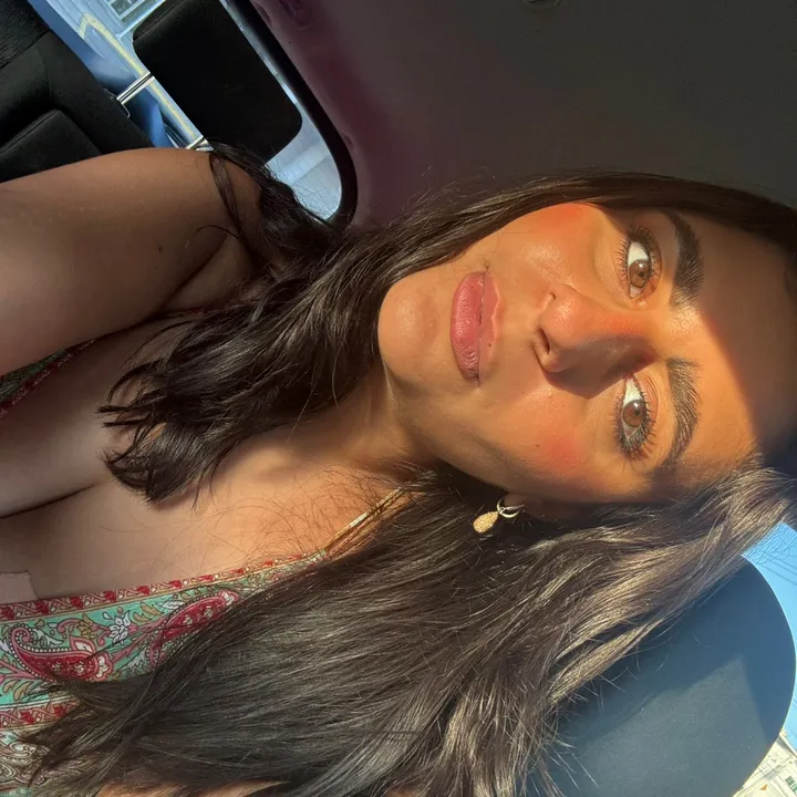@sassyyyr