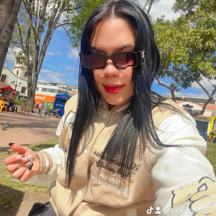 vickycoa351